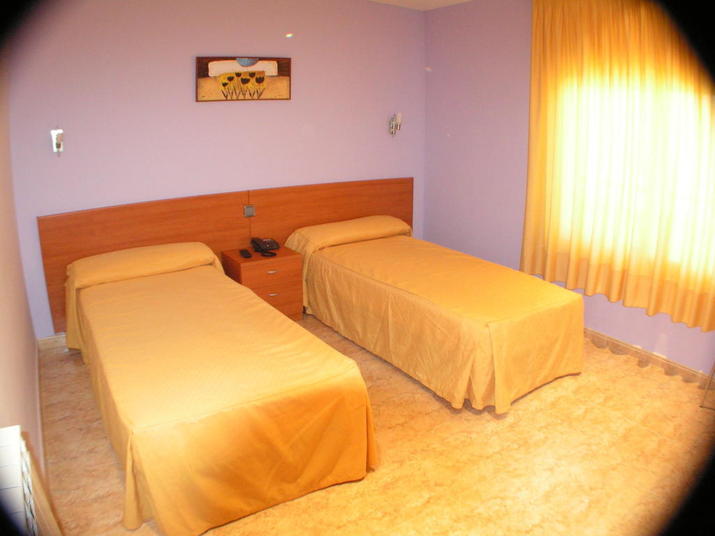 Hotel Zaytun Mequinenza Habitación foto